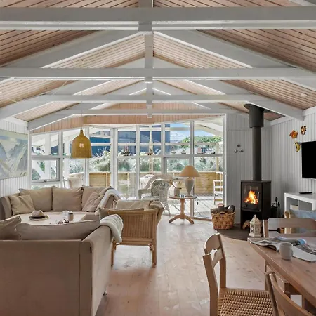 3 Bedroom Beautiful In Hébergement de vacances Blokhus