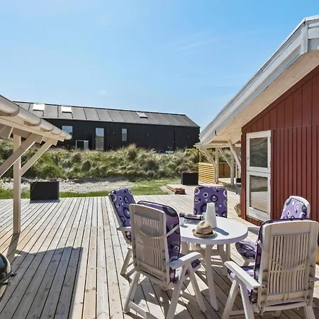 3 Bedroom Beautiful In Hébergement de vacances Blokhus