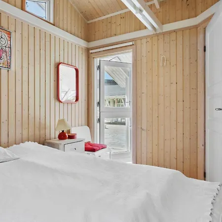 3 Bedroom Beautiful In Сasa de vacaciones Blokhus