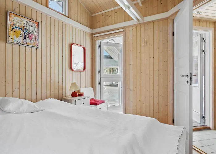 3 Bedroom Beautiful In Сasa de vacaciones Blokhus